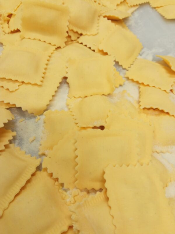 Ravioli di pasta Fresca all'uovo Ripieni  €3,50 la confezione