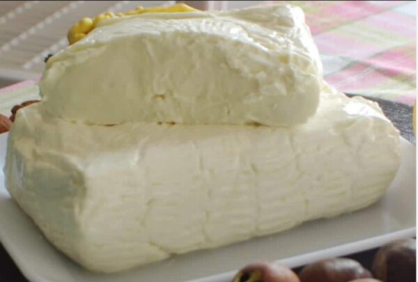 Crescenza  € 14,80 al Kg.